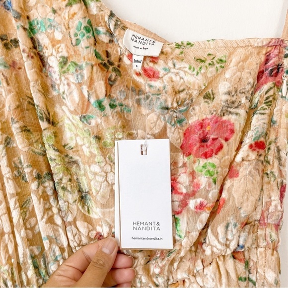 NWT HEMANT AND NANDITA Veena Midi Dress in Nude Floral Ruffle Velvet Sz Small - Picture 9 of 11